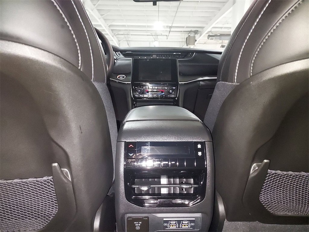 Used 2025 Jeep Grand Cherokee L Altitude image 10