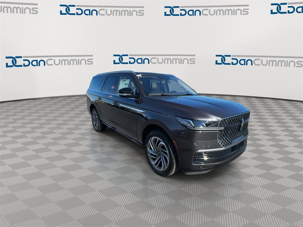 New 2025 Lincoln Navigator L Reserve image 2