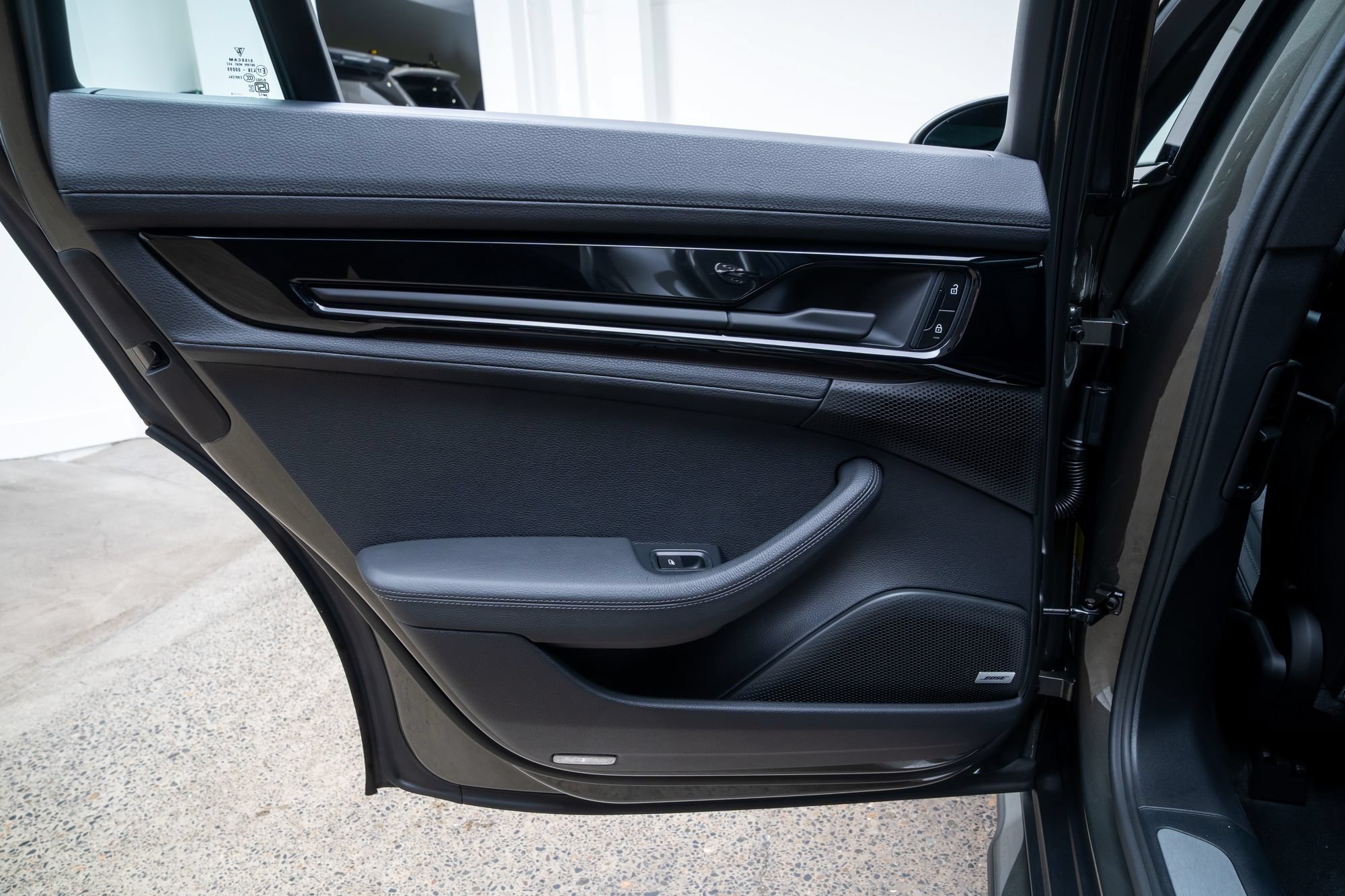 Used 2024 Porsche Panamera RWD image 24