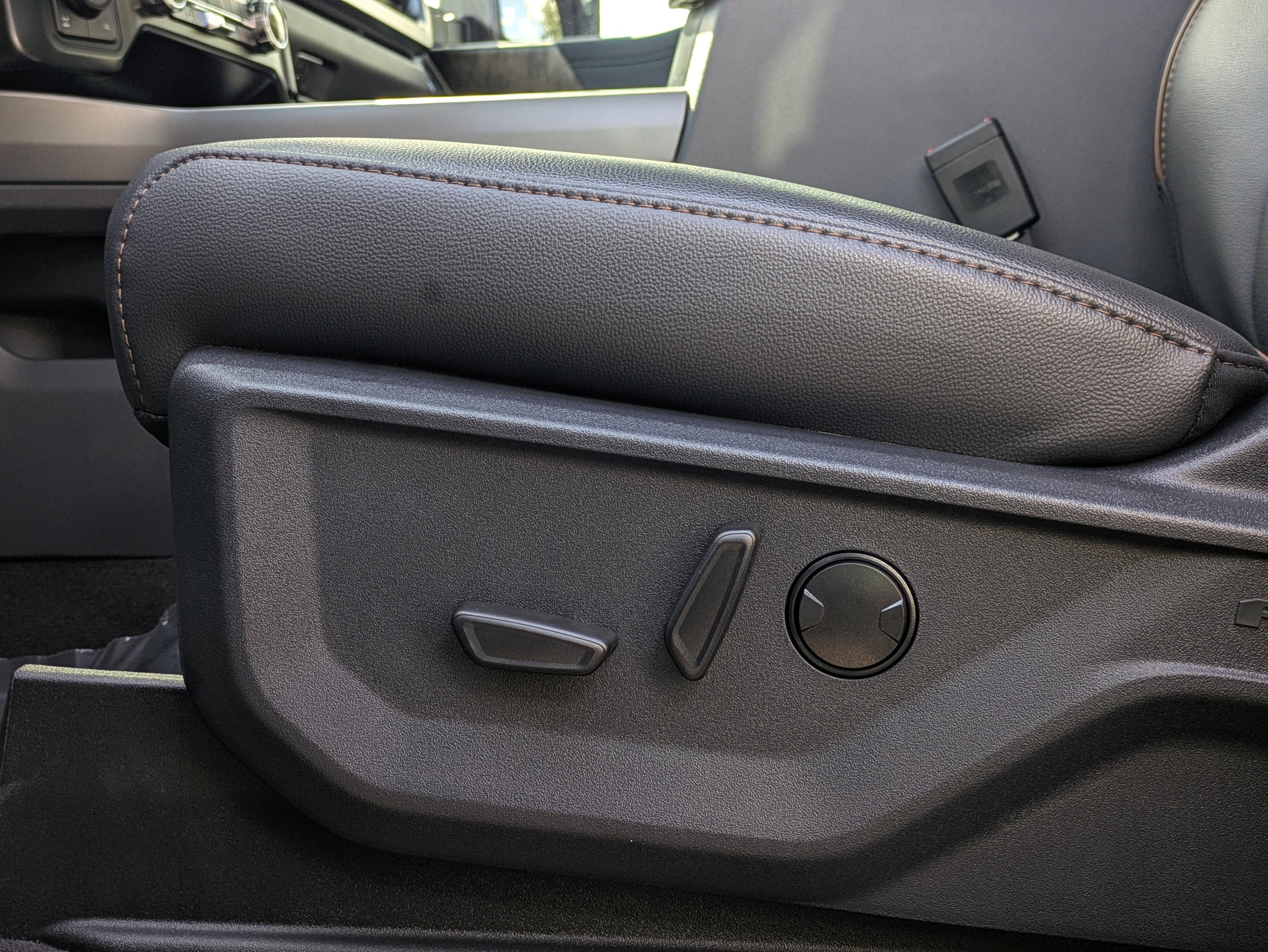 New 2026 Ford F250 Lariat image 30
