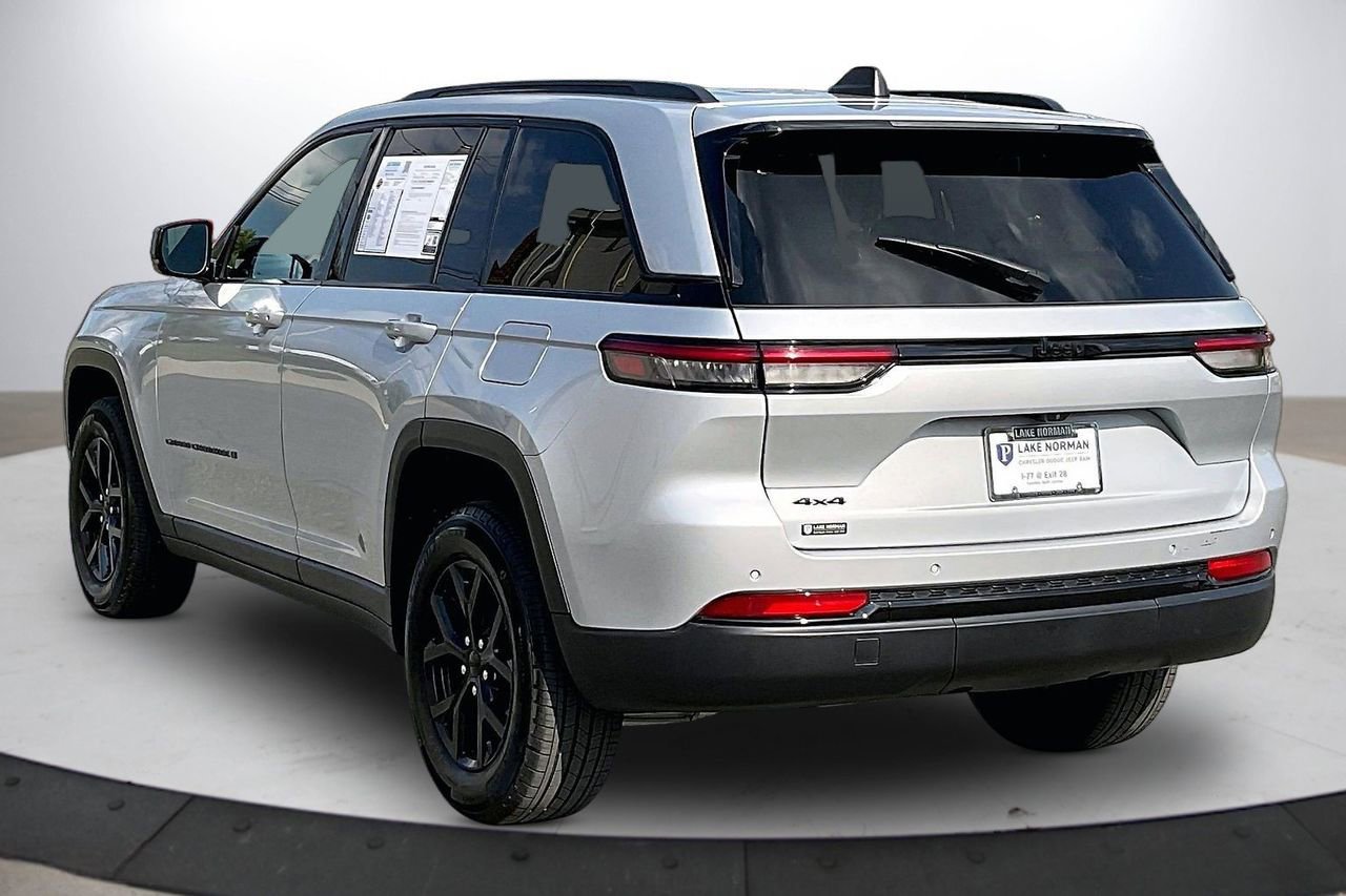 Certified 2025 Jeep Grand Cherokee Altitude image 7