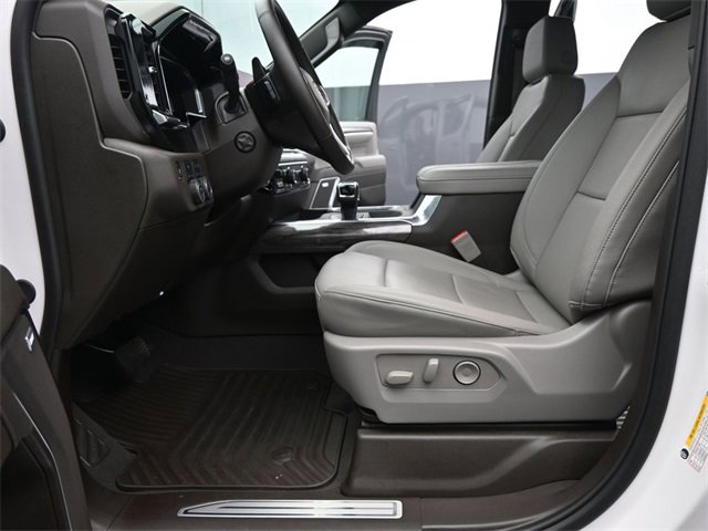 Used 2025 Chevrolet Silverado 1500 LTZ image 10