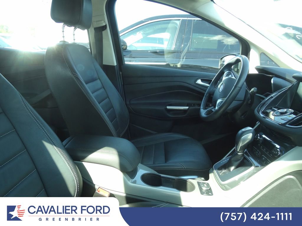 Used 2015 Ford C-MAX Energi SEL w/ Equipment Group 302A FWD image 9