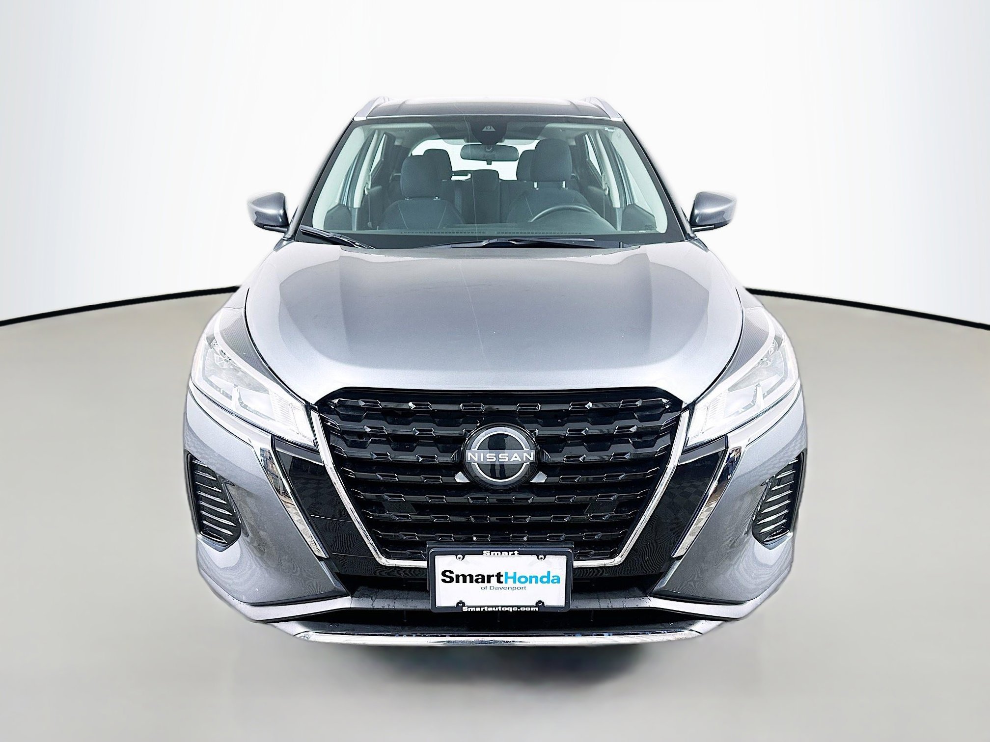 Used 2023 Nissan Kicks SV image 2