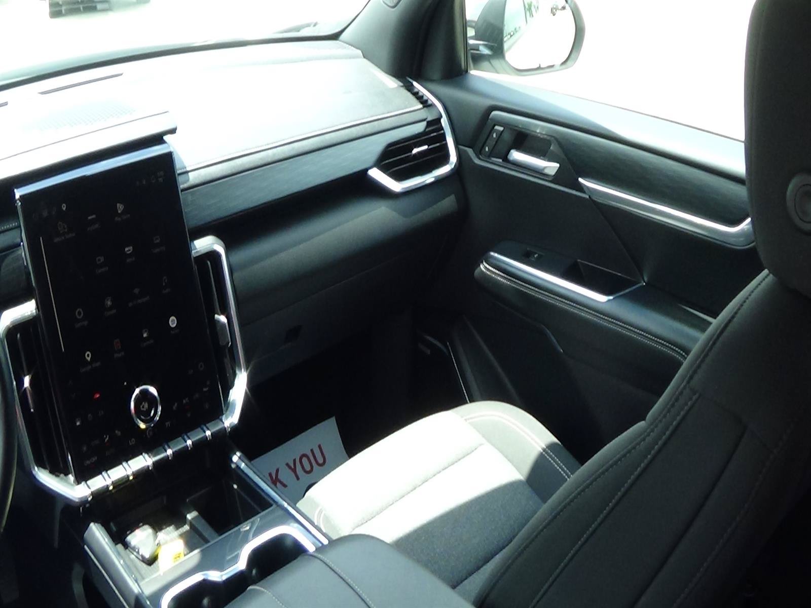 Used 2025 GMC Acadia Elevation FWD image 15