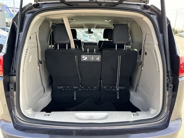 Used 2020 Chrysler Pacifica Touring-L image 12