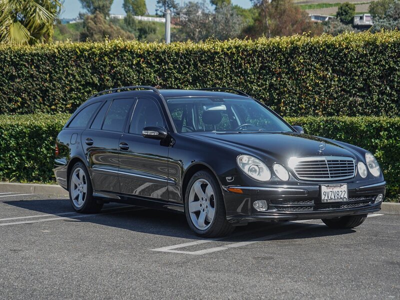 Used 2005 Mercedes-Benz E 500 4MATIC Wagon w/ Premium Pkg image 8