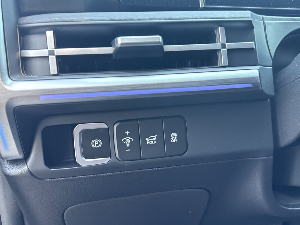 Certified 2024 Hyundai Santa Fe Limited FWD image 20