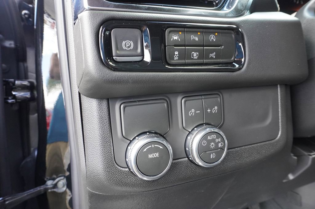 New 2026 GMC Yukon XL Elevation RWD image 18