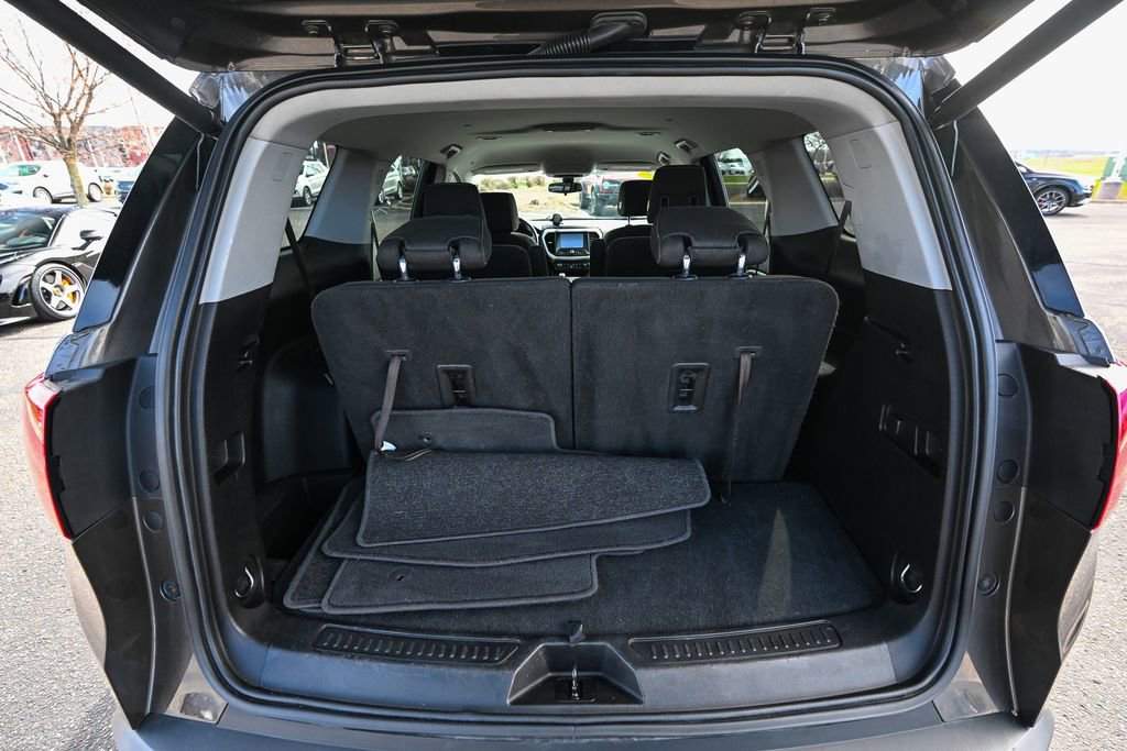 Used 2019 GMC Acadia SLE w/ Driver Alert Package I image 16