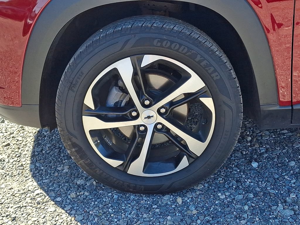Certified 2024 Chevrolet Trax RS w/ Driver Confidence Package FWD image 32