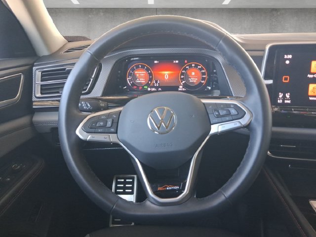 Used 2024 Volkswagen Atlas Peak Edition SE AWD/4WD image 27