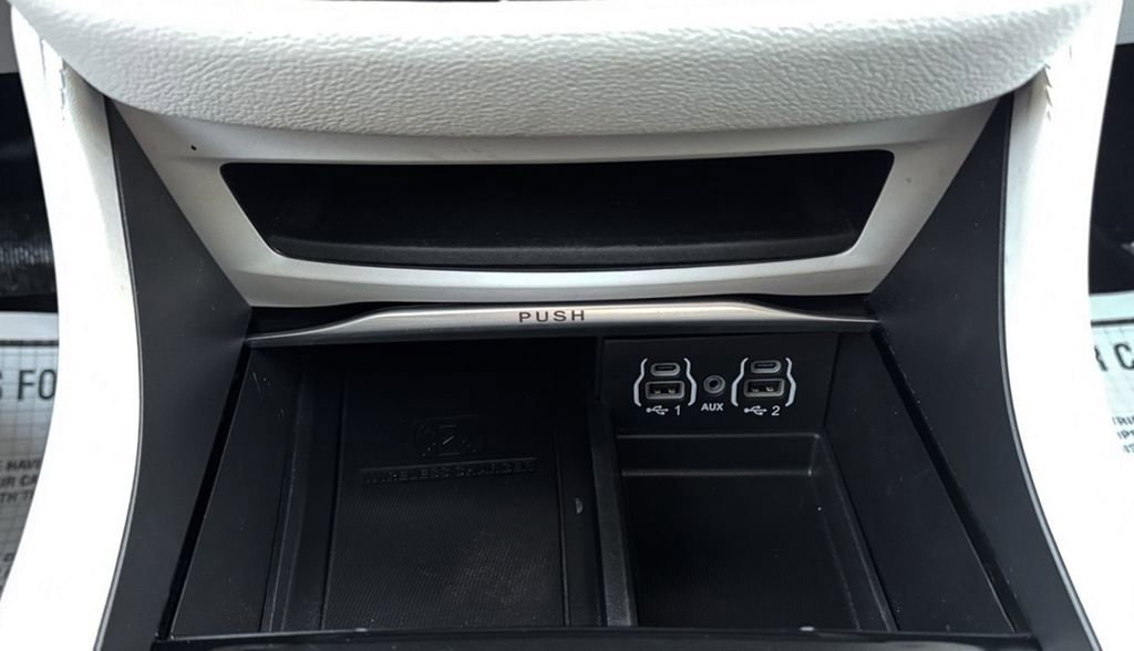 Used 2024 Chrysler Pacifica Limited image 33