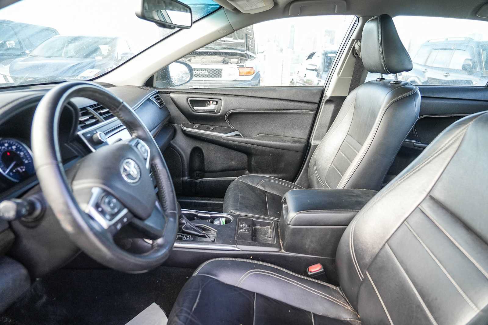 Used 2017 Toyota Camry XLE w/ Convenience Package FWD image 15