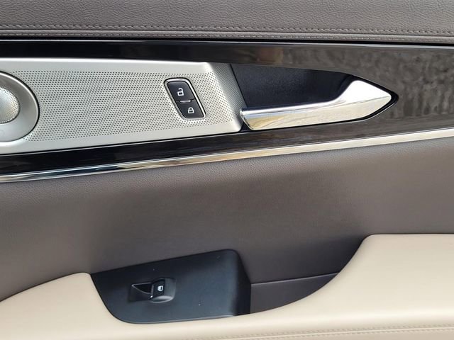 Used 2021 Lincoln Nautilus Reserve w/ Equipment Group 202A image 13