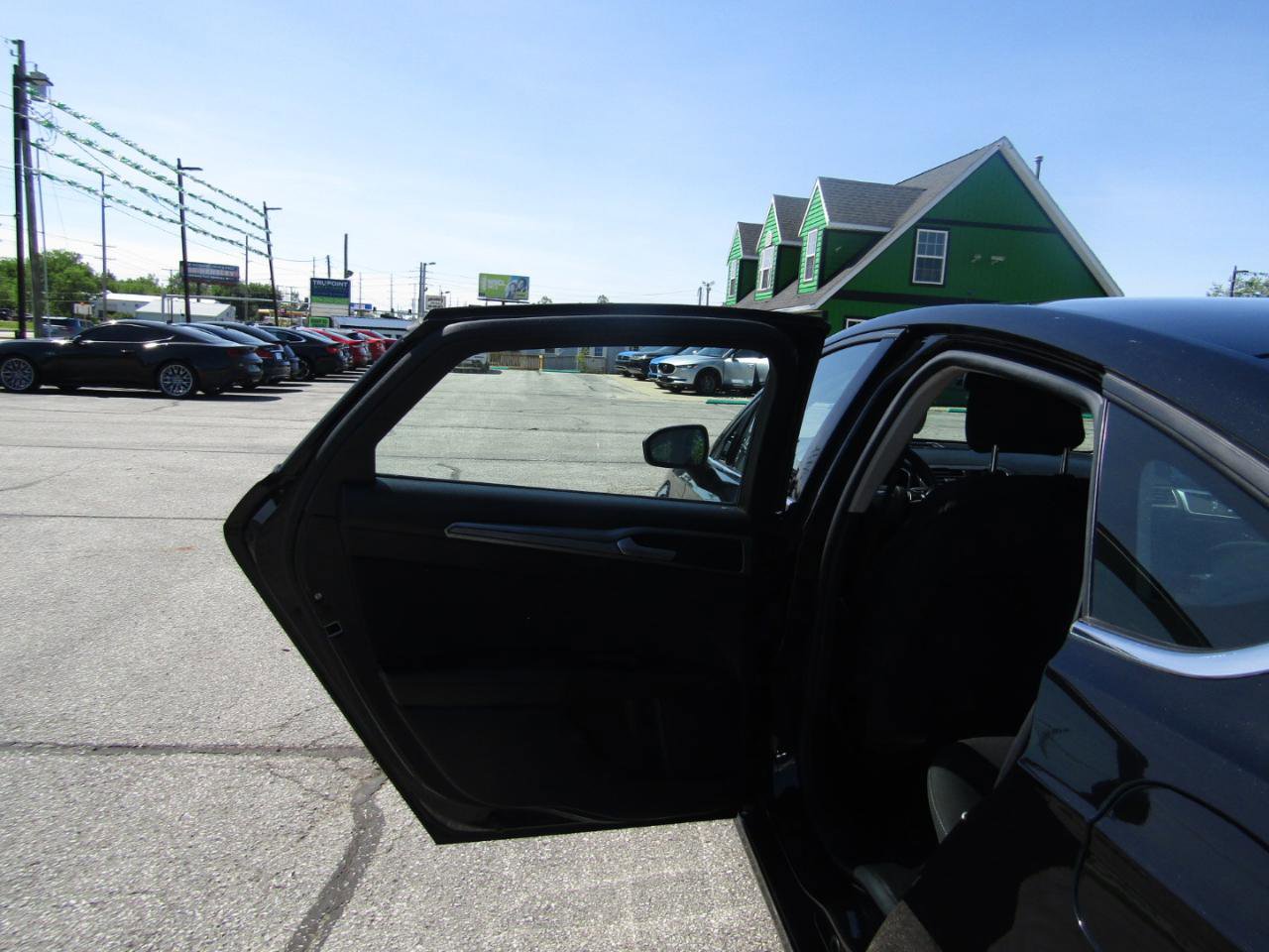 Used 2020 Ford Fusion SE FWD image 19