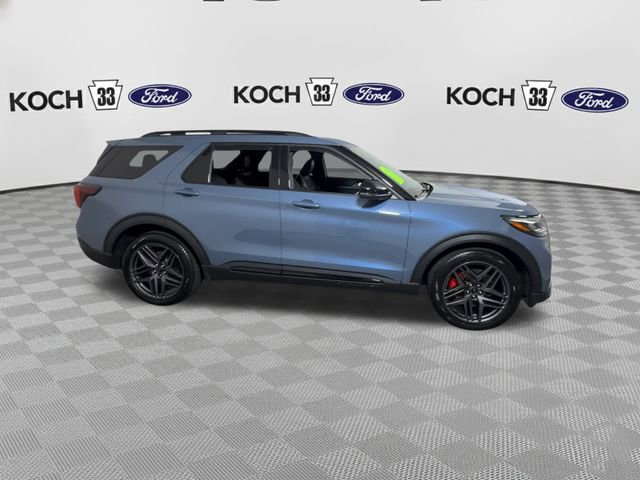 Used 2025 Ford Explorer ST image 2