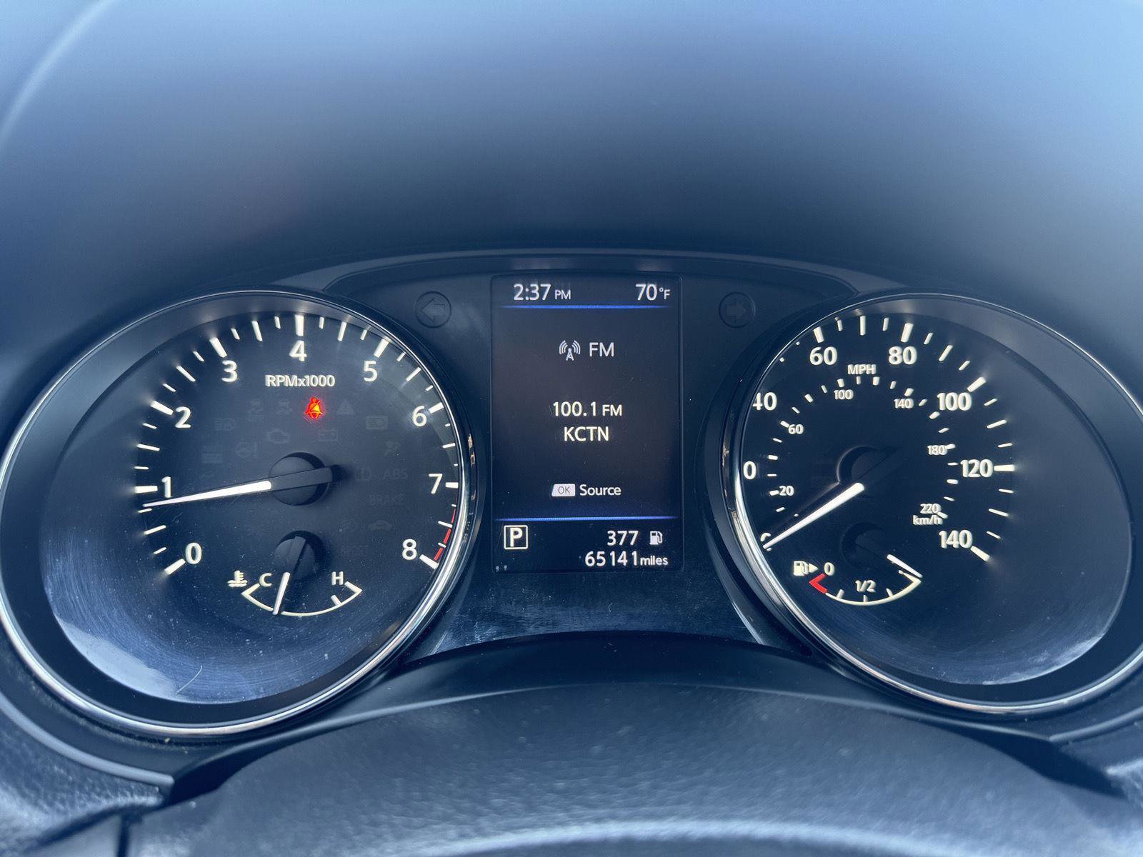 Used 2018 Nissan Rogue SV image 12