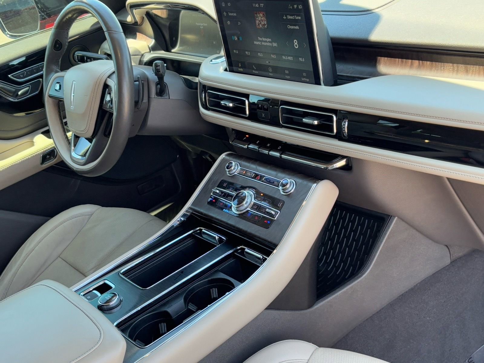 Used 2020 Lincoln Aviator Reserve w/ Equipment Group 201A AWD/4WD image 9