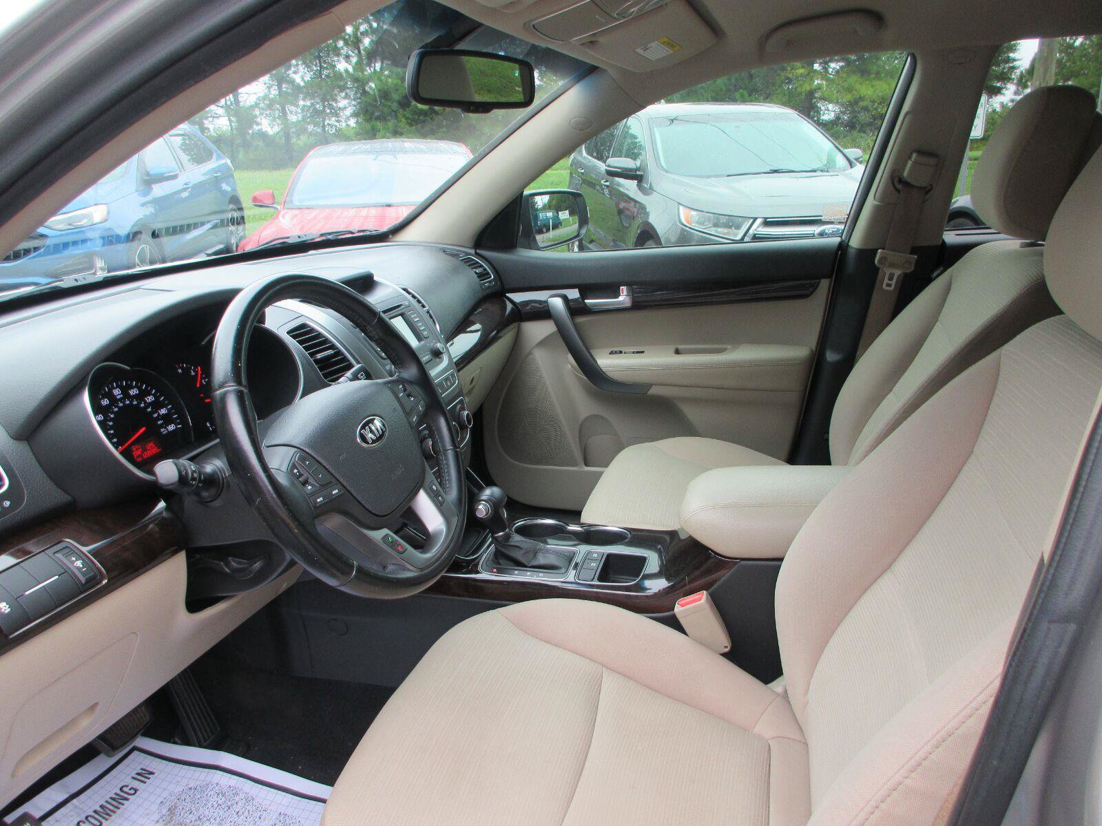 Used 2014 Kia Sorento LX FWD image 10