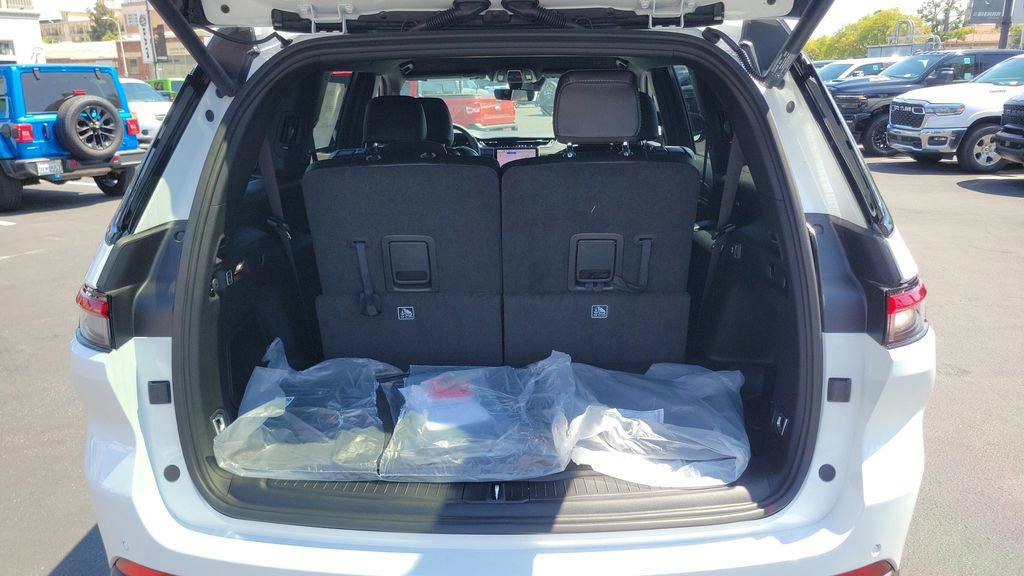 New 2025 Jeep Grand Cherokee L Limited w/ Black Appearance Package image 7