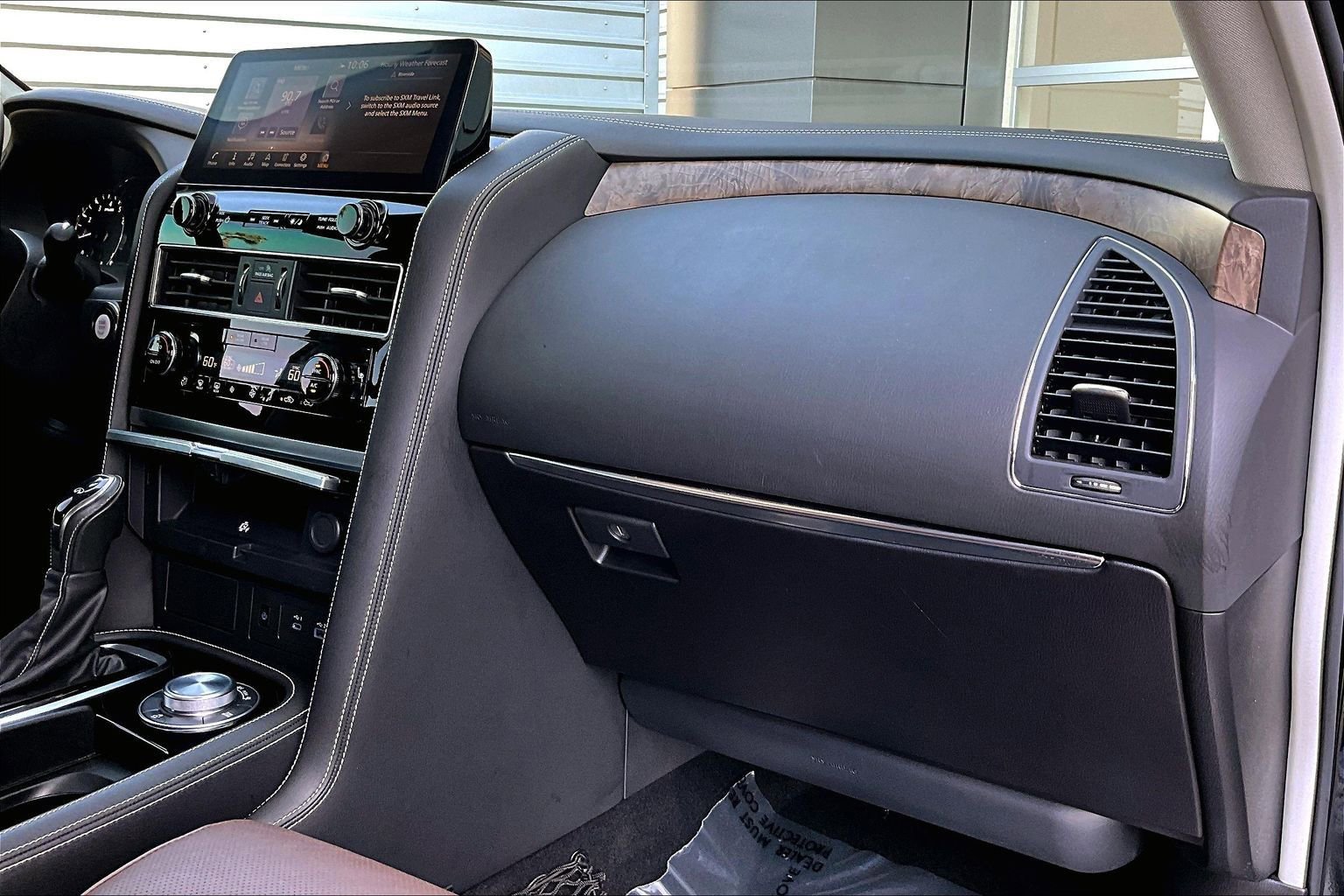 Used 2024 INFINITI QX80 Premium Select w/ Cargo Package AWD/4WD image 16