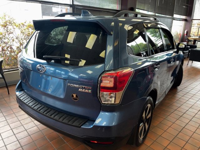 Used 2017 Subaru Forester 2.5i Premium w/ All-Weather Package AWD/4WD image 9