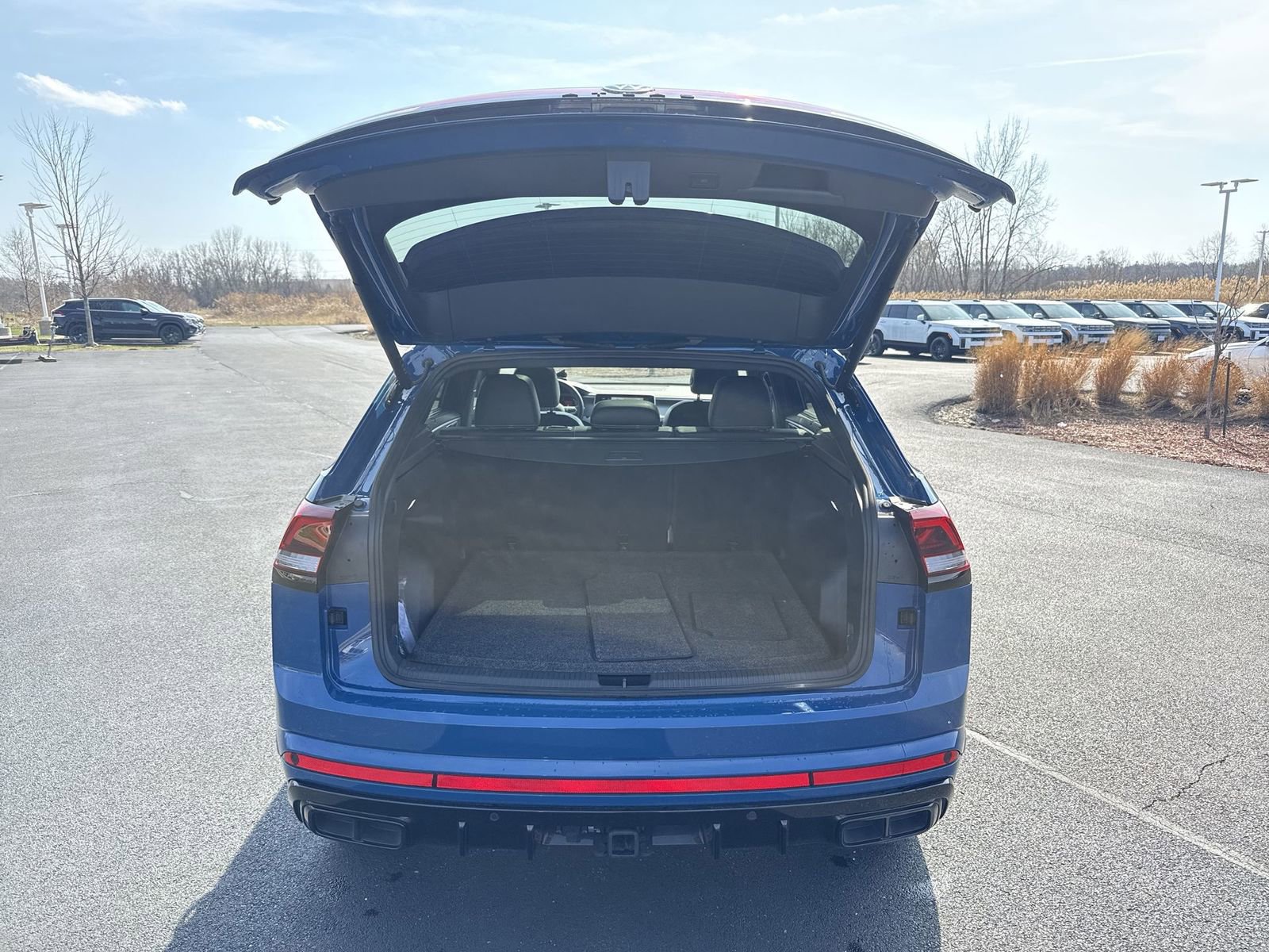 Used 2025 Volkswagen Atlas Cross Sport SEL R-Line image 27