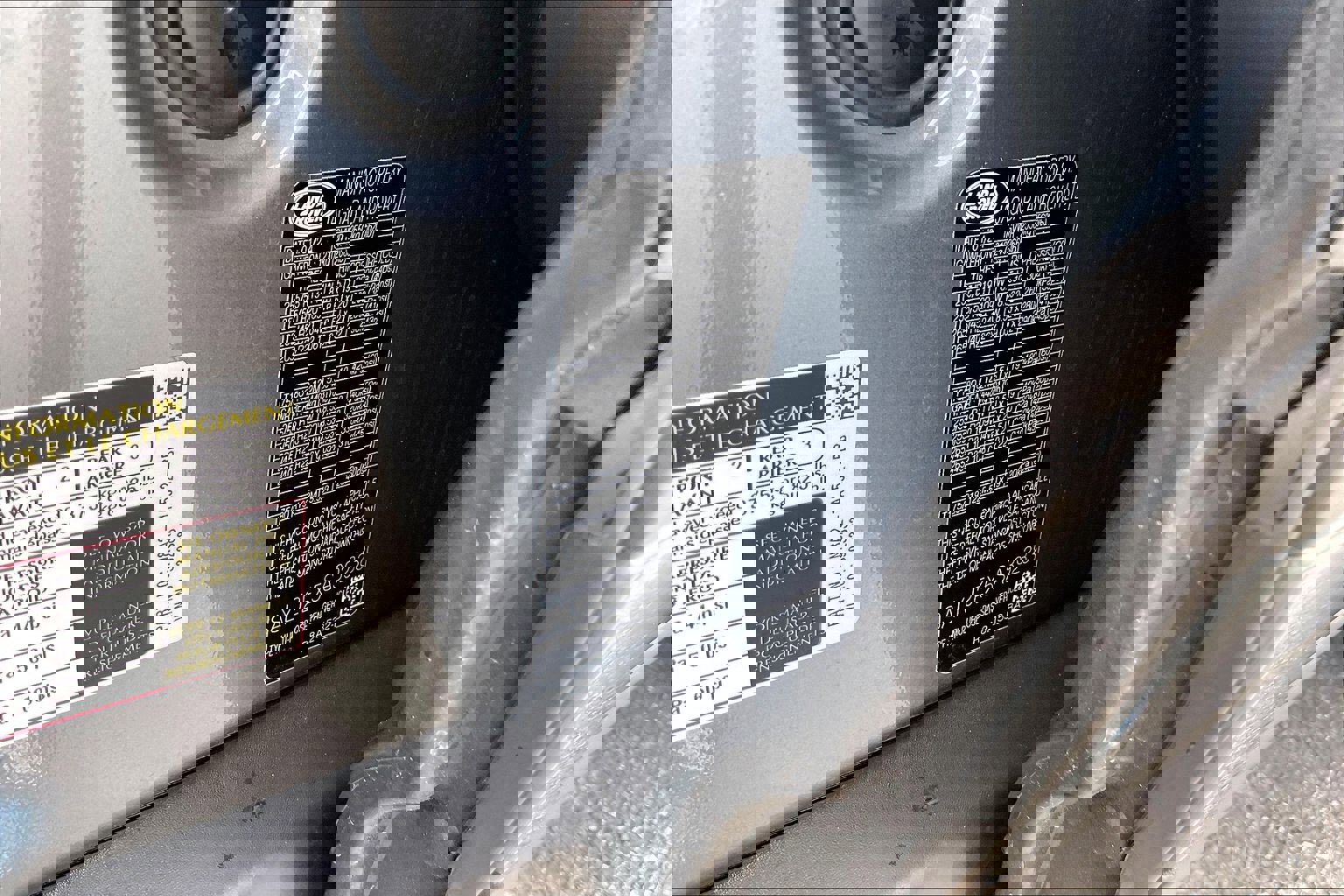 Certified 2025 Land Rover Range Rover Velar S AWD/4WD image 32