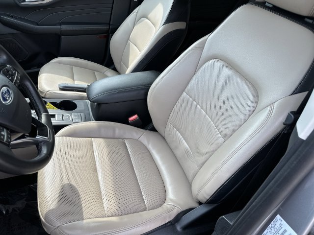 Used 2022 Ford Escape Titanium AWD/4WD image 22