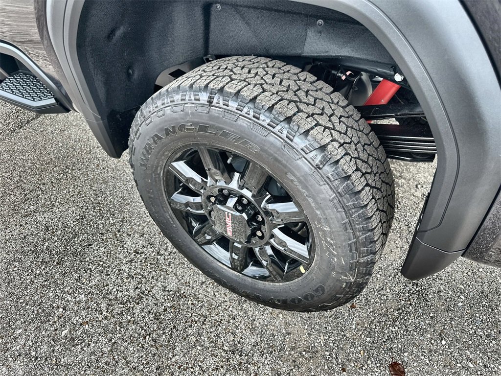 New 2026 GMC Sierra 2500 AT4 w/ AT4 Premium Plus Package image 12