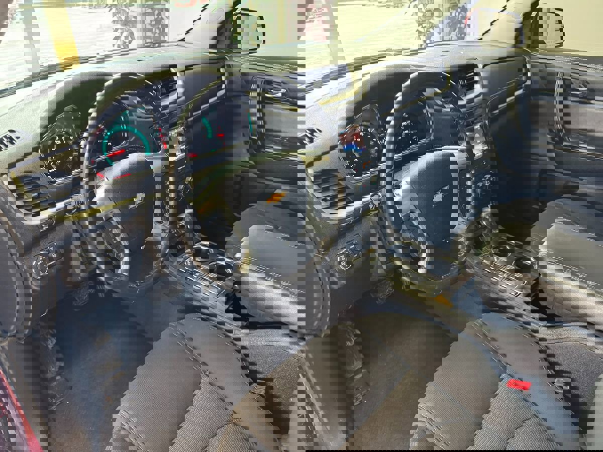 Used 2015 Chevrolet Traverse LT w/ Style and Technology Package image 12