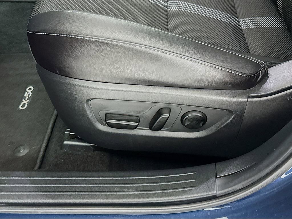 Used 2025 MAZDA CX-50 AWD 2.5 S w/ Premium Package image 21