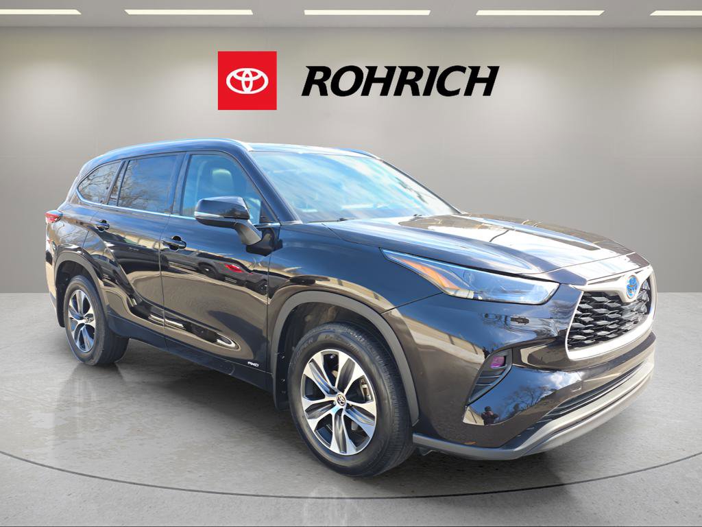 Used 2022 Toyota Highlander XLE image 4