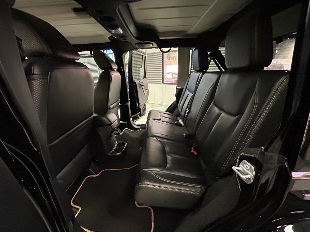 Used 2014 Jeep Wrangler Unlimited Sahara image 45