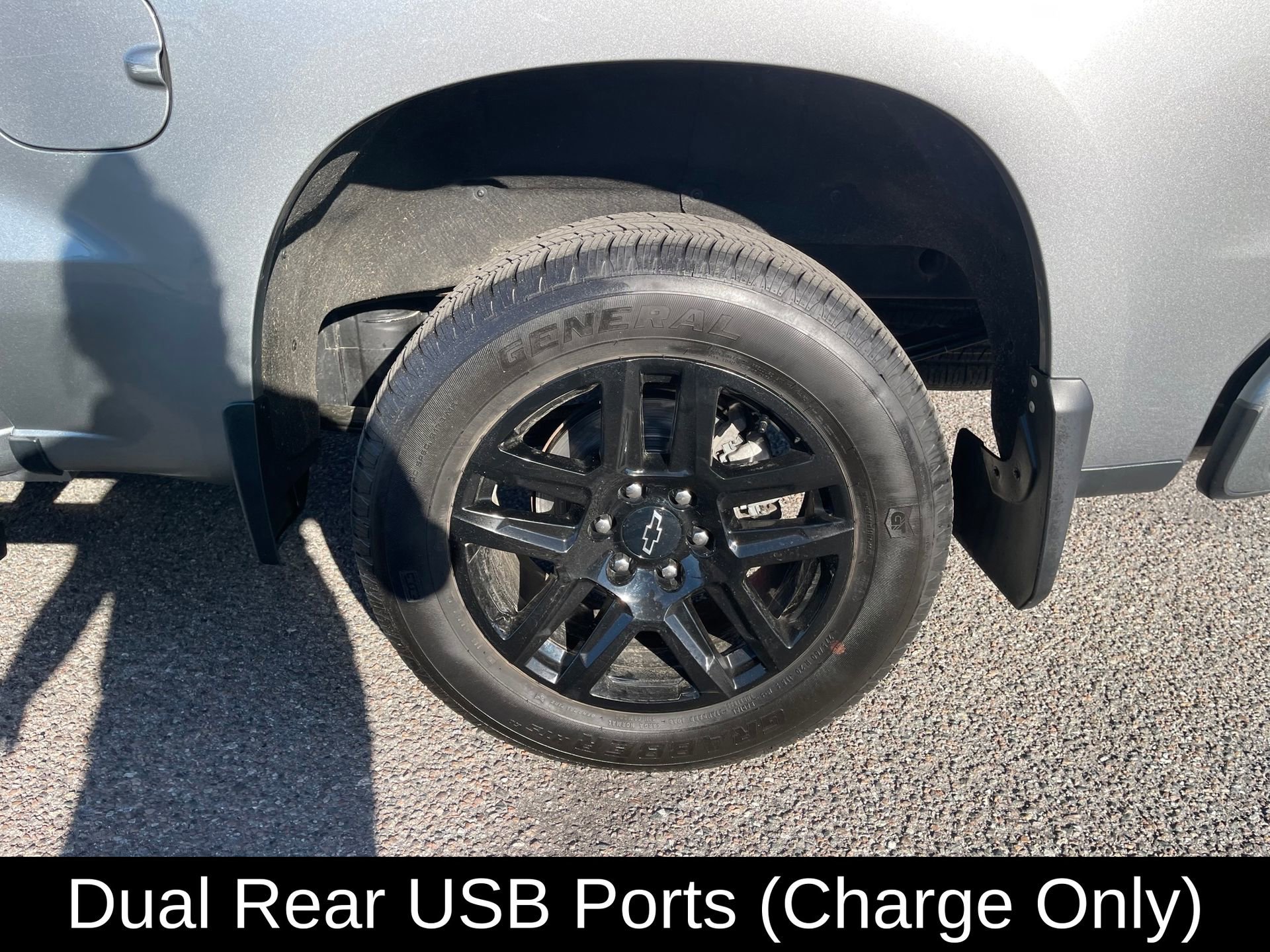 Used 2023 Chevrolet Silverado 1500 Custom image 9