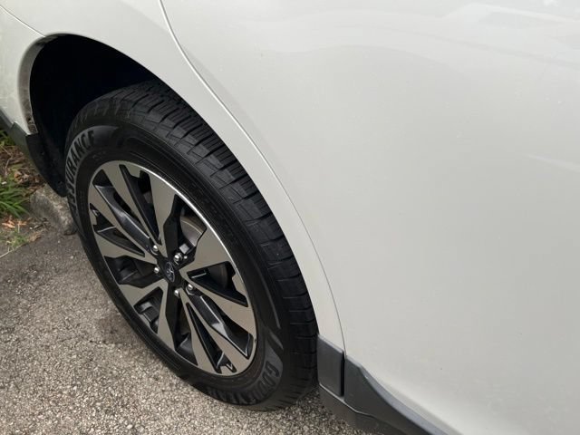 Used 2016 Subaru Outback 3.6R Limited AWD/4WD image 6