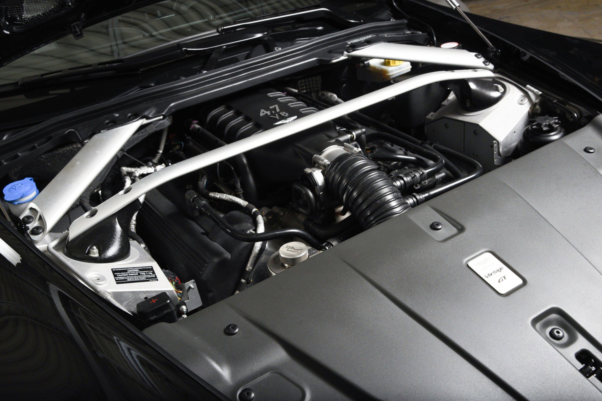 Used 2015 Aston Martin V8 Vantage GT image 30