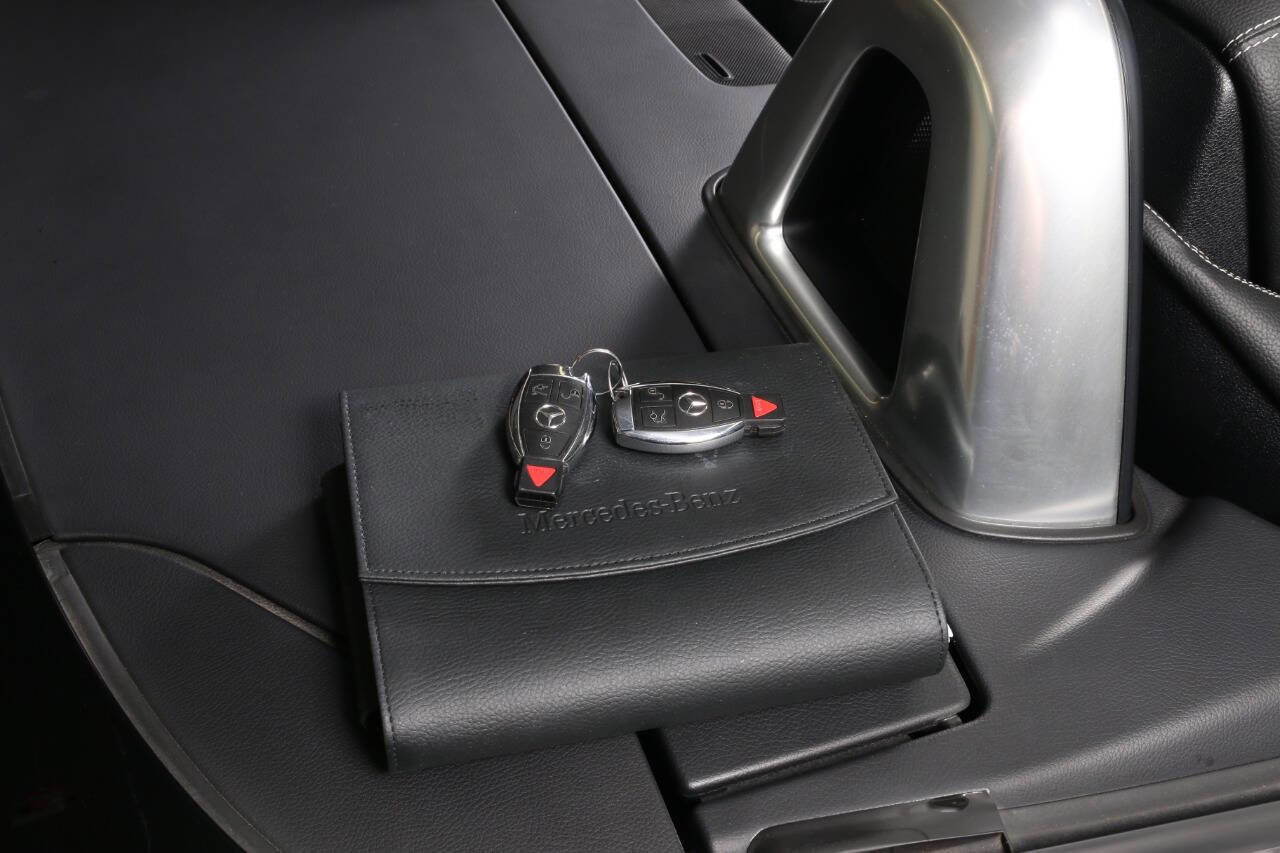 Used 2014 Mercedes-Benz SLK 250 w/ Premium Package image 45