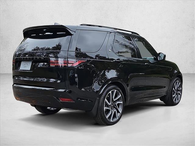 Certified 2024 Land Rover Discovery Dynamic SE image 2
