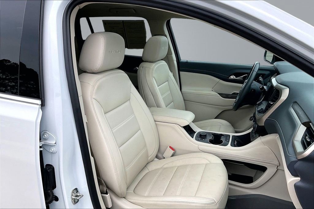 Used 2023 GMC Acadia Denali w/ Denali Technology Package FWD image 7
