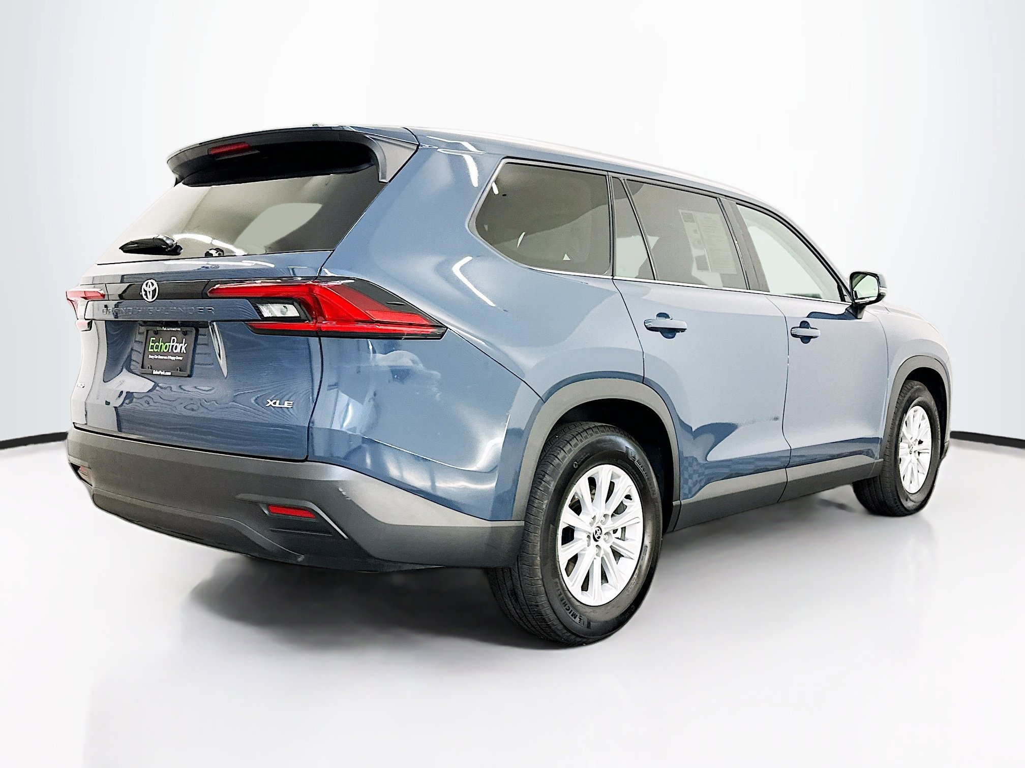 Used 2025 Toyota Grand Highlander AWD image 9