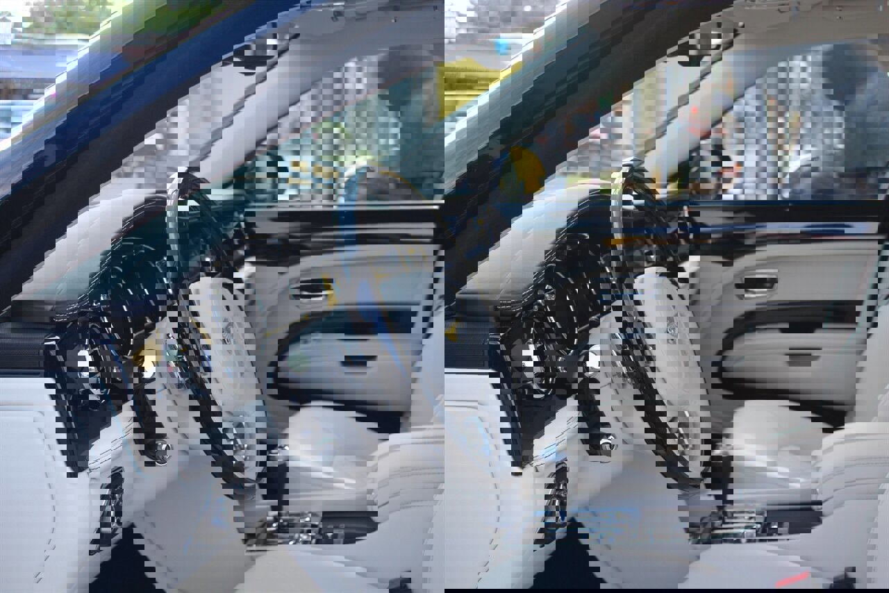 Used 2013 Bentley Mulsanne image 25