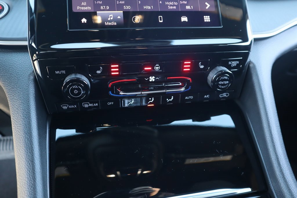 New 2025 Jeep Grand Cherokee L Laredo w/ Luxury Tech Group I image 7