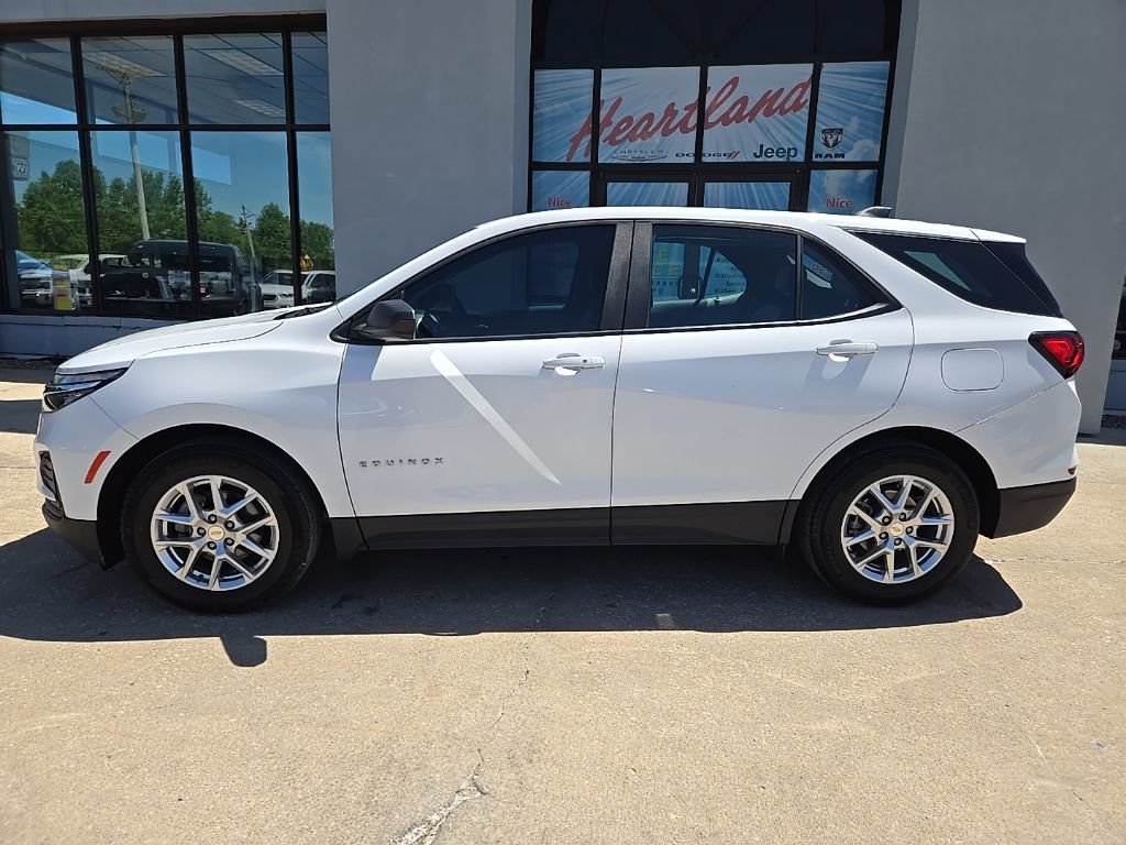 Used 2023 Chevrolet Equinox LS FWD image 6
