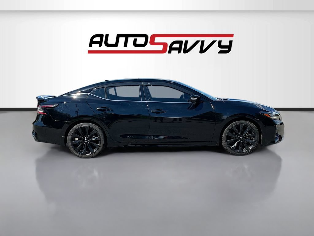 Used 2022 Nissan Maxima SR w/ Sport Mat Group FWD image 8
