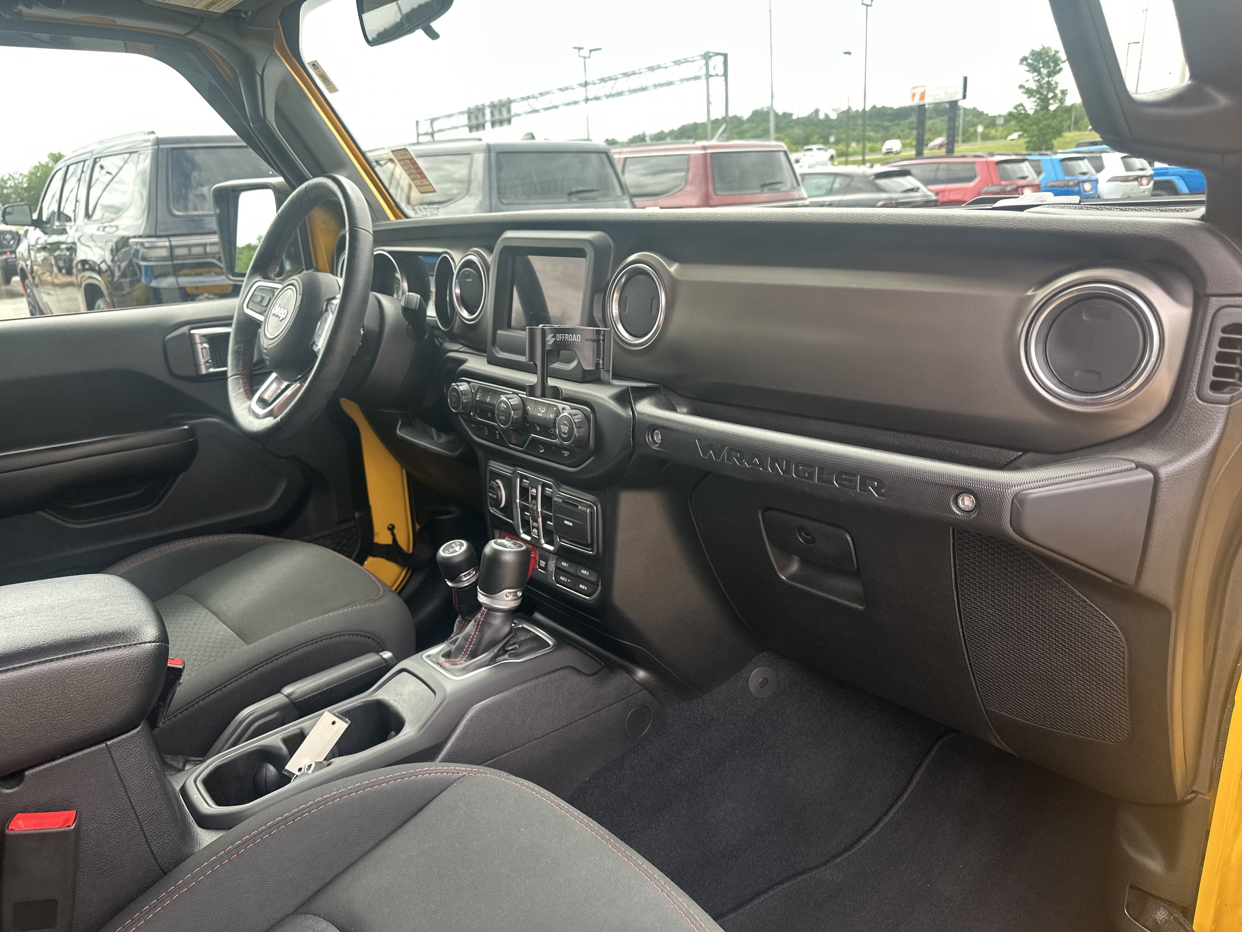 Used 2019 Jeep Wrangler Unlimited Rubicon w/ Cold Weather Group AWD/4WD image 32