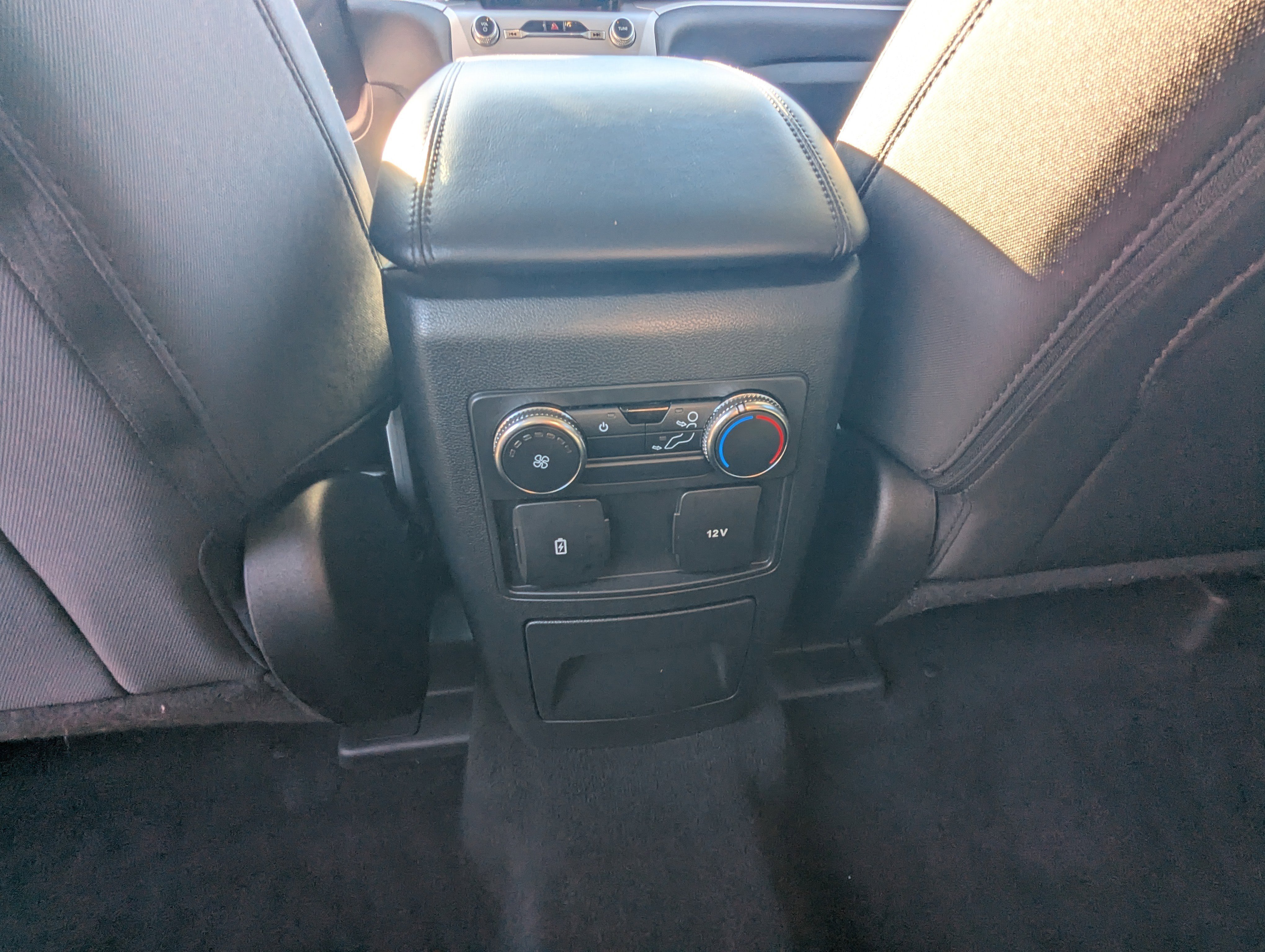 Used 2022 Ford Explorer XLT image 13