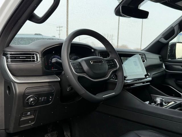 Used 2024 Jeep Wagoneer L Series II w/ Flexible Seating Group image 13