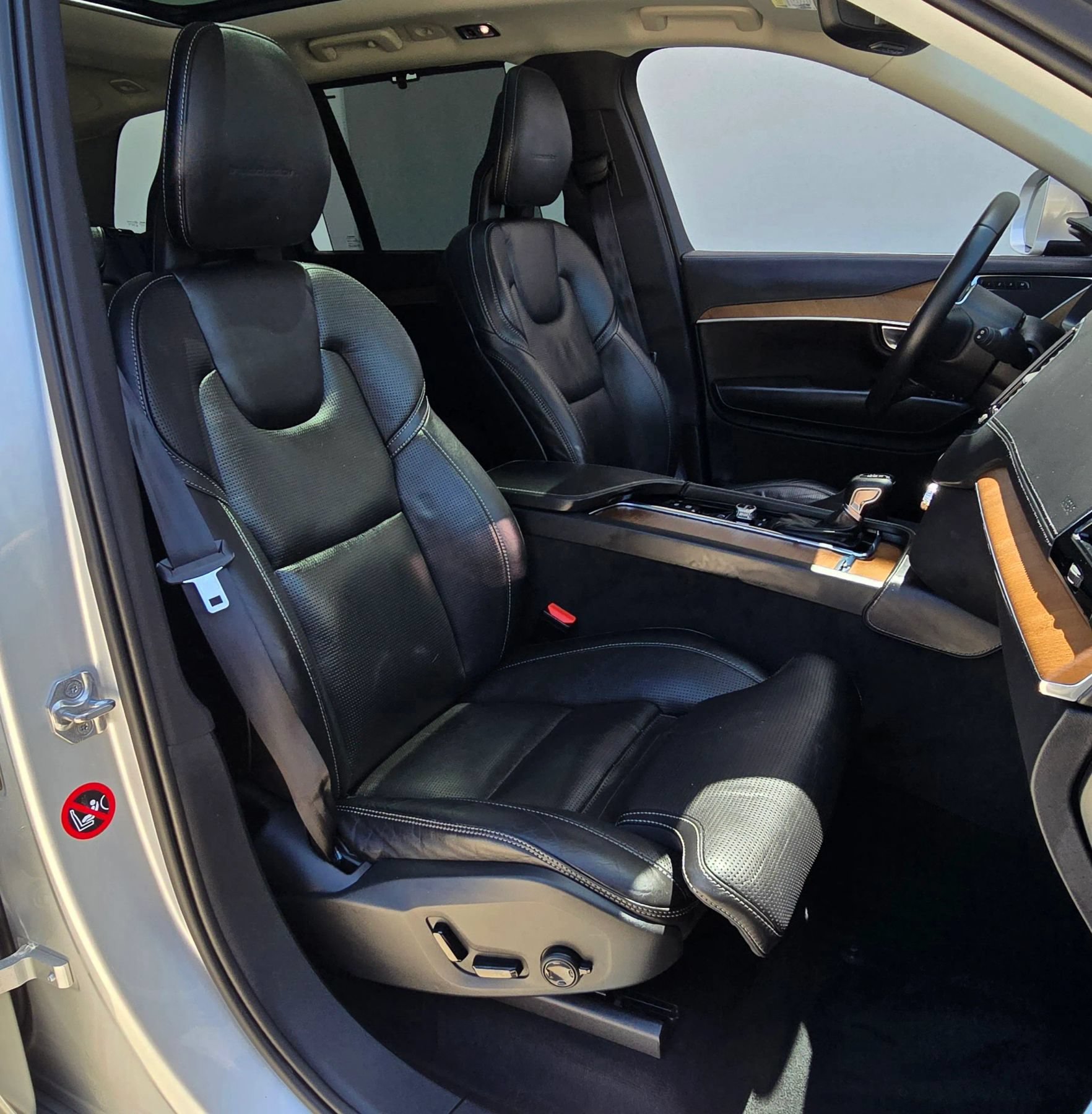 Used 2016 Volvo XC90 T6 Inscription w/ Vision Package AWD/4WD image 23